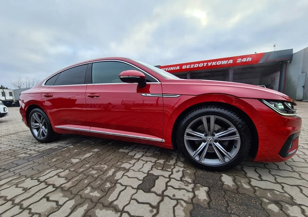 Volkswagen Arteon cena 84800 przebieg: 242000, rok produkcji 2018 z Łomianki małe 172